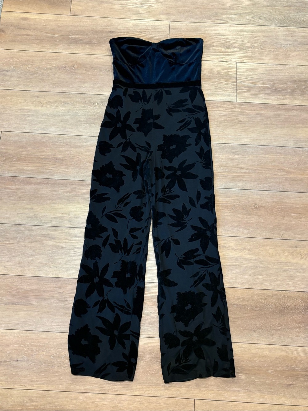 Lulu’s Velvet Sweetheart Jumpsuit
